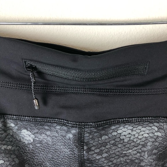 Lululemon Run inspire cropped snake scale leggings - Picture 7 of 11